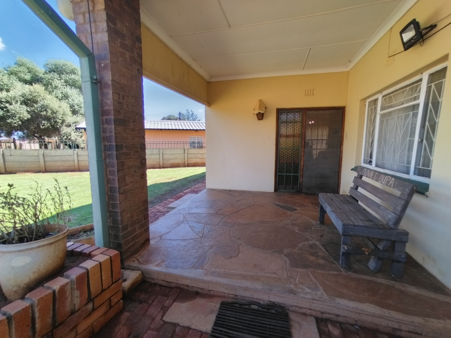 4 Bedroom Property for Sale in Warrenton Northern Cape